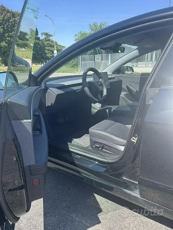 Usata Tesla Model 3 88 kW (120 CV) 2024 Nero Berlina