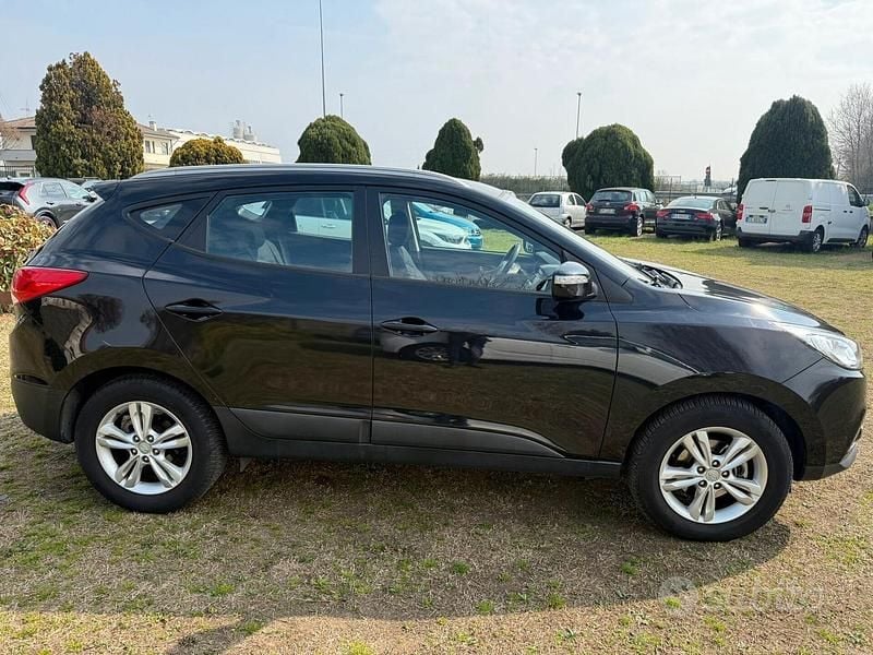 Usata Hyundai ix35 Comfort 135 CV (99 kW) 2011 Nero SUV