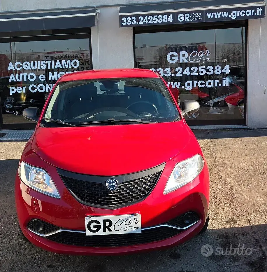 Usata Lancia Ypsilon Gold 69 CV (50 kW) 2017 Rosso Utilitaria