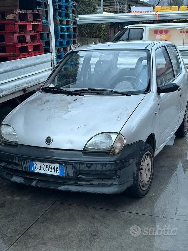 Usata Fiat 600 54 CV (39 kW) 2002 Grigio Berlina