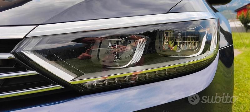 Usata VW Passat Highline 240 CV (176 kW) 2016 Blu Station wagon