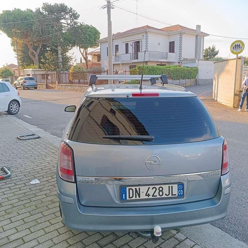 Usata Opel Astra Edition+ 101 CV (74 kW) 2008 Station wagon