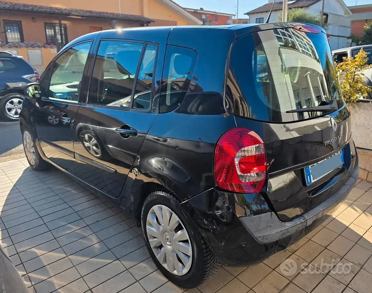 Usata Renault Modus 75 CV (55 kW) 2011 Nero Monovolume
