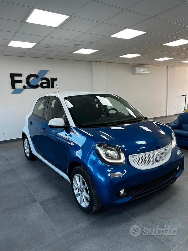 Occasion Smart ForFour Passion 71 ch (52 kW) 2015 Bleue Citadine