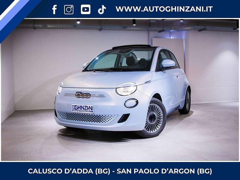 Blu/azzurro Usata 2024 Fiat 500e Cabrio | 25.900 € (Molto cara) - Immagine 1/4