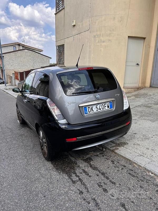 Usata Lancia Ypsilon 69 CV (50 kW) 2007 Nero Utilitaria