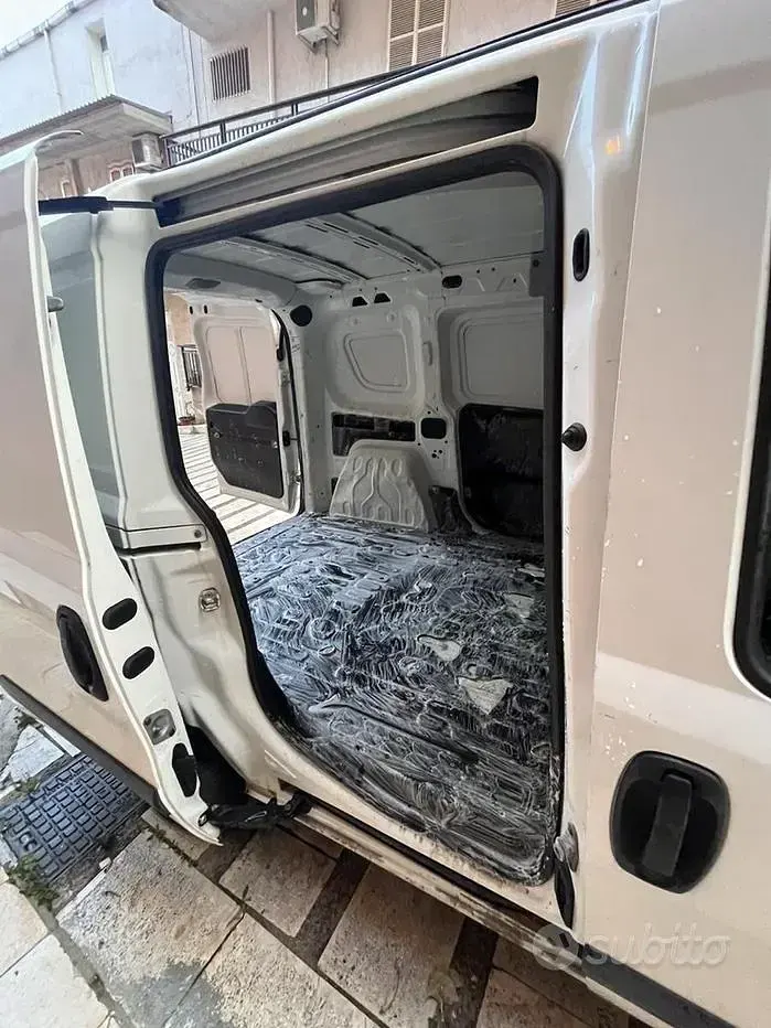 Usata Fiat Doblò 120 CV (88 kW) 2011 Bianco Monovolume