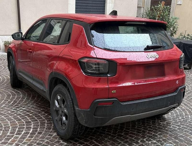 Usata Jeep Avenger Longitude 101 CV (74 kW) 2025 Rosso SUV