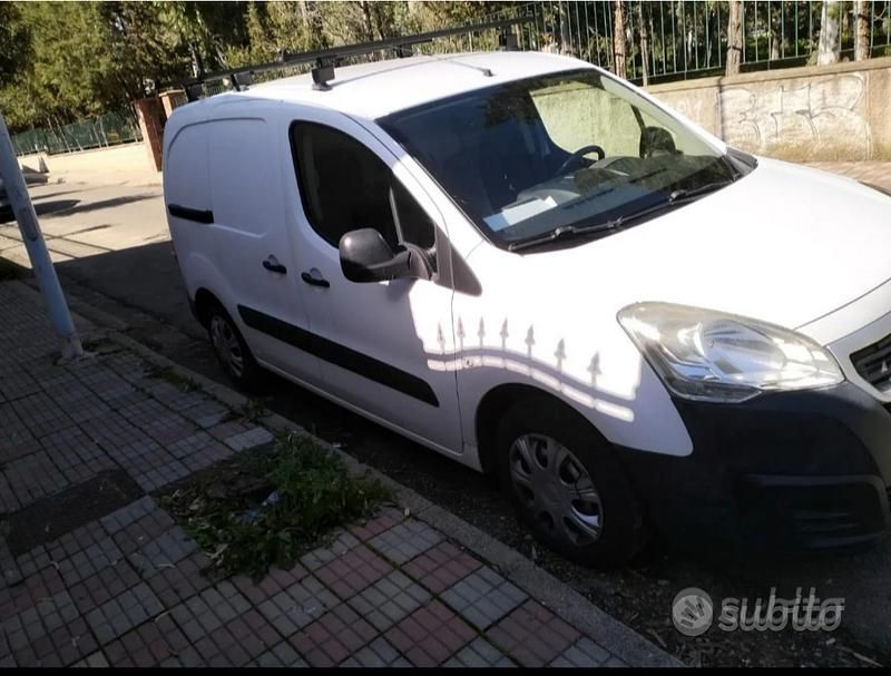 Usata Peugeot Partner 90 CV (66 kW) 2017 Bianco Monovolume