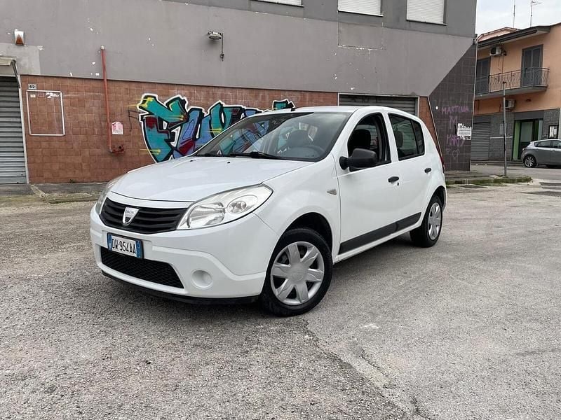 Usata Dacia Sandero Ambiance 70 CV (51 kW) 2009 Bianco Berlina