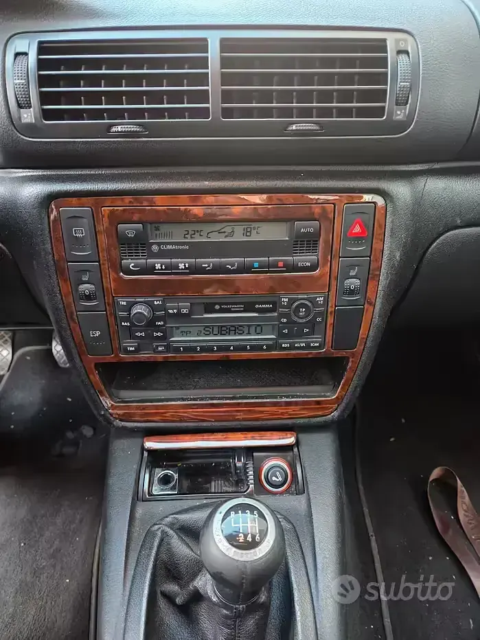 Usata VW Passat 130 CV (95 kW) 2002 Grigio Station wagon