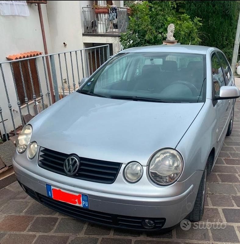 Usata VW Polo 64 CV (47 kW) 2005 Grigio Utilitaria