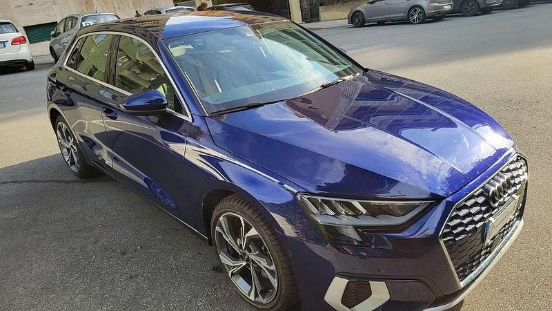 Blu/azzurro Usata 2021 Audi A3 Advanced Tre volumi | 26.800 € (Cara) - Immagine 1/4