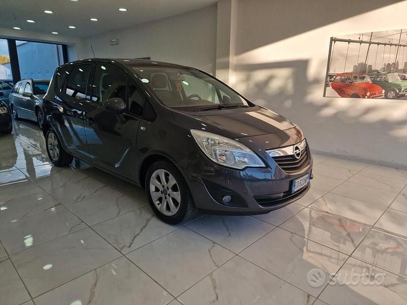 Usata Opel Meriva Cosmo 120 CV (88 kW) 2010 Grigio Monovolume