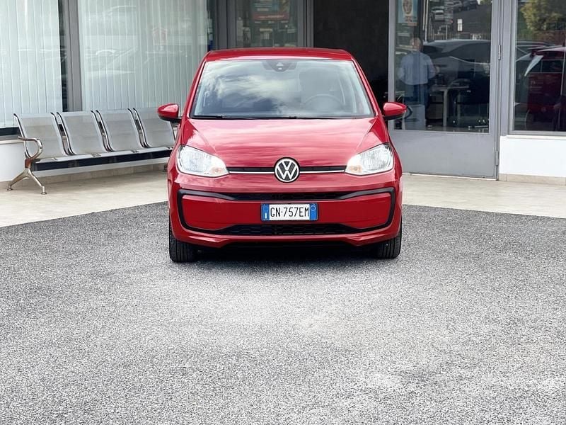 Usata VW up! 65 CV (47 kW) 2023 Rosso Utilitaria