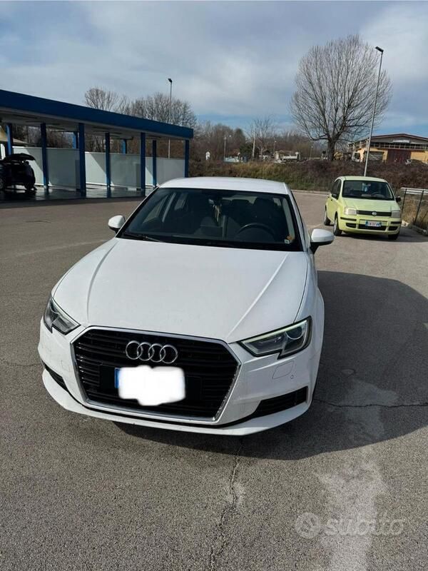 Bianco Usata 2019 Audi A3 Tre volumi | 13.500 € (Ottimo prezzo) - Immagine 1/4