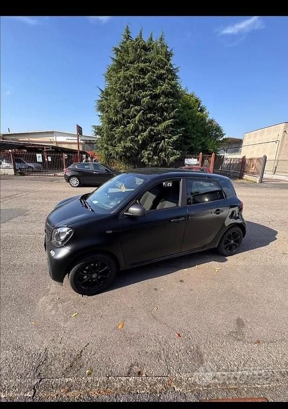Begagnad Smart ForFour 61 HK (44 kW) 2019 Svart Halvkombi