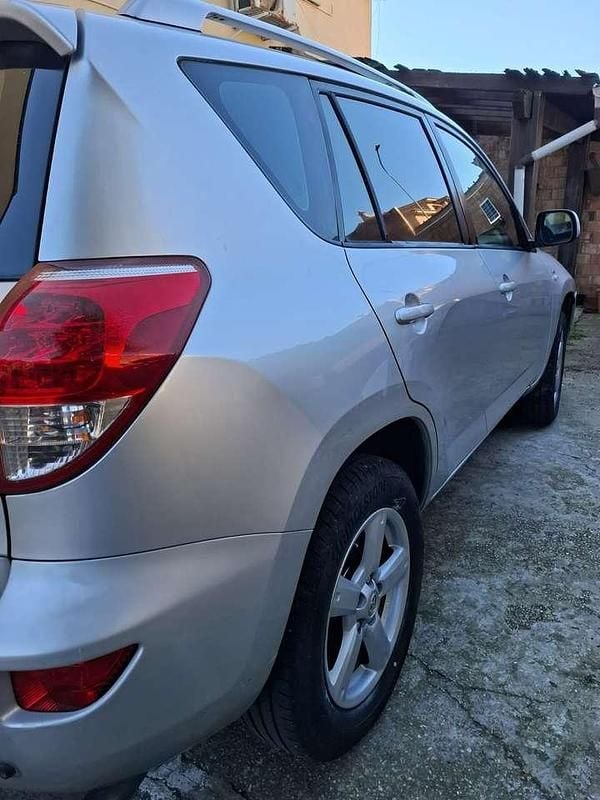 Usata Toyota RAV4 Sol 136 CV (100 kW) 2006 Grigio SUV