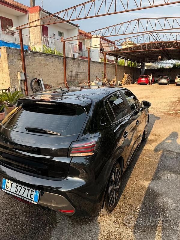 Usata Peugeot 208 Active 75 CV (55 kW) 2024 Nero Utilitaria