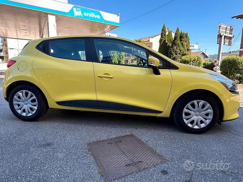 Usata Renault Clio IV 75 CV (55 kW) 2014 Giallo Berlina