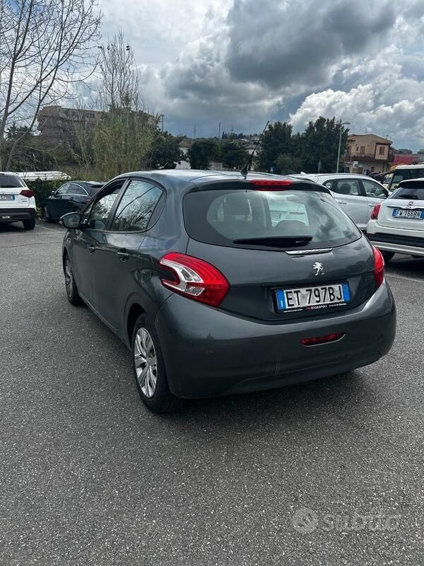 Usata Peugeot 208 70 CV (51 kW) 2013 Grigio Utilitaria
