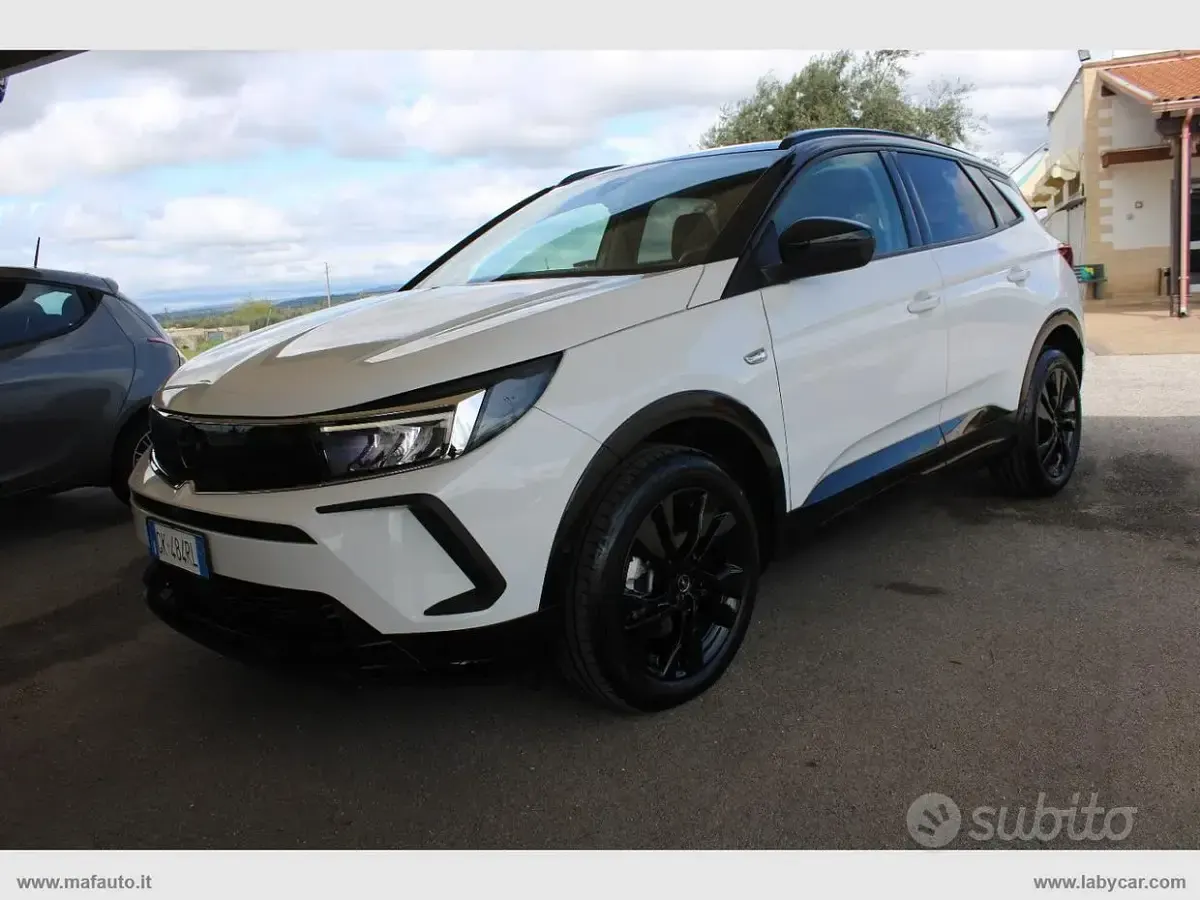 Usata Opel Grandland X GS Line 131 CV (96 kW) 2022 Bianco SUV