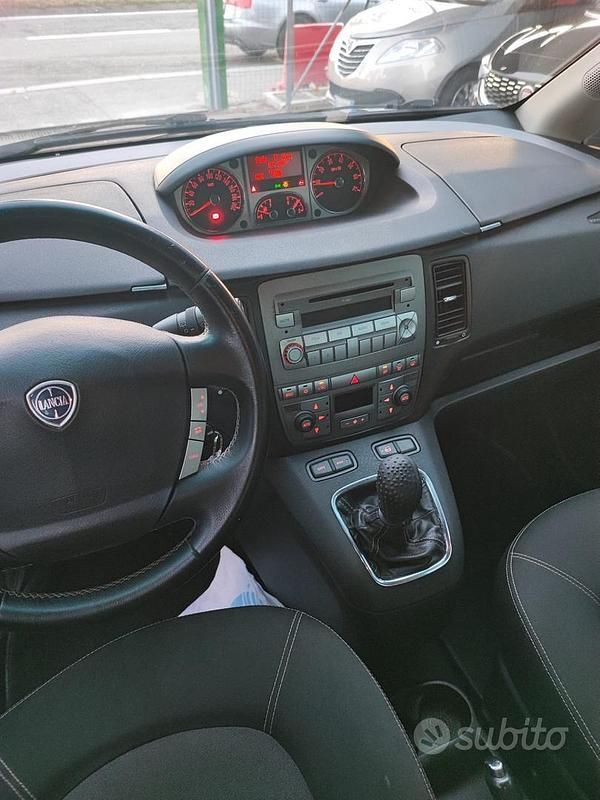 Usata Lancia Musa 77 CV (56 kW) 2012 Nero Monovolume