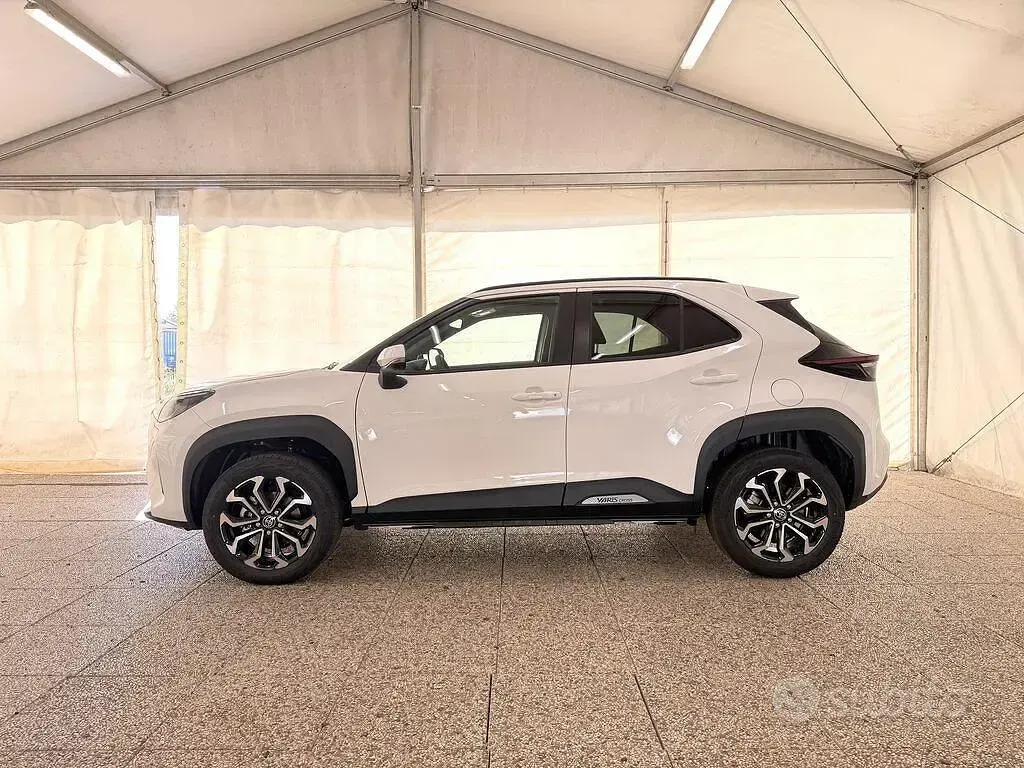 Nuova Toyota Yaris Cross Trend 131 CV (96 kW) 2026 Bianco SUV