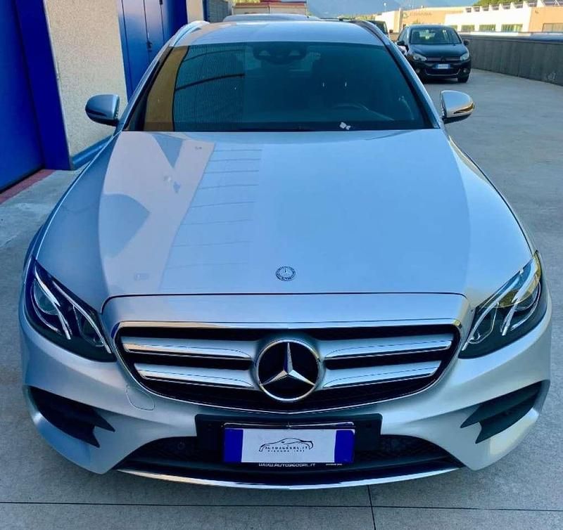 Usata Mercedes E220 Premium Plus 194 CV (142 kW) 2017 Argento metallizzato Station wagon