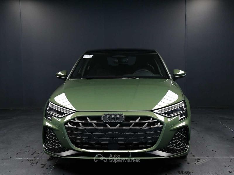 Nuova Audi A3 S-Line 150 CV (110 kW) 2026 Verde Berlina