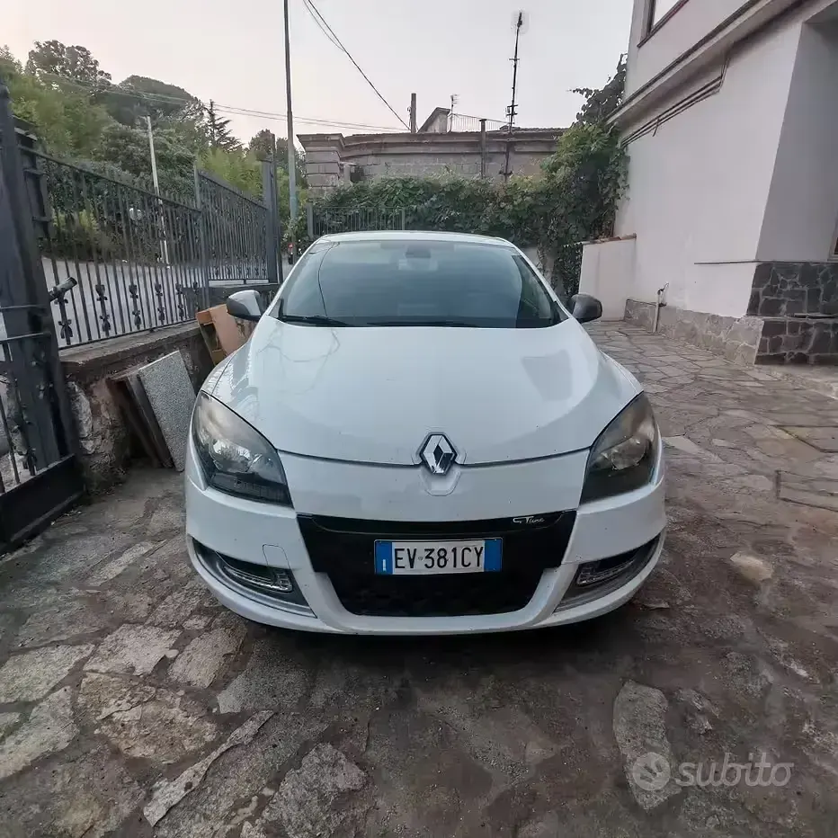 Usata Renault Mégane Coupé 110 CV (80 kW) 2014 Bianco Coupé