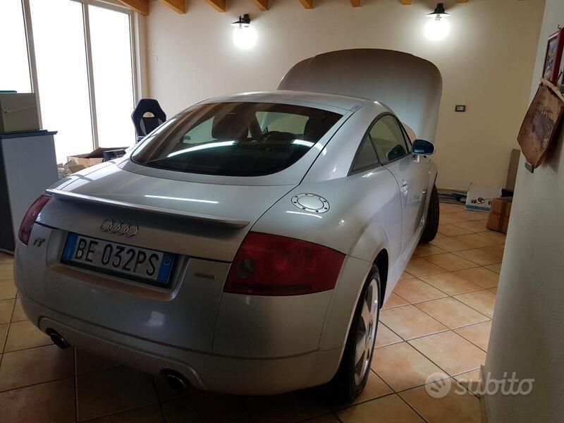 Usata Audi TT 225 CV (165 kW) 1999 Grigio Coupé