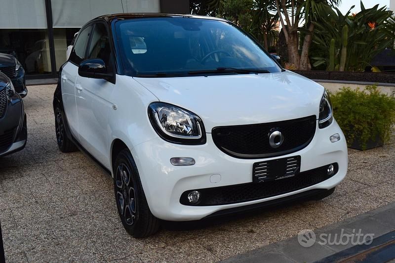 Begagnad Smart ForFour Prime 90 HK (66 kW) 2017 Vit Halvkombi