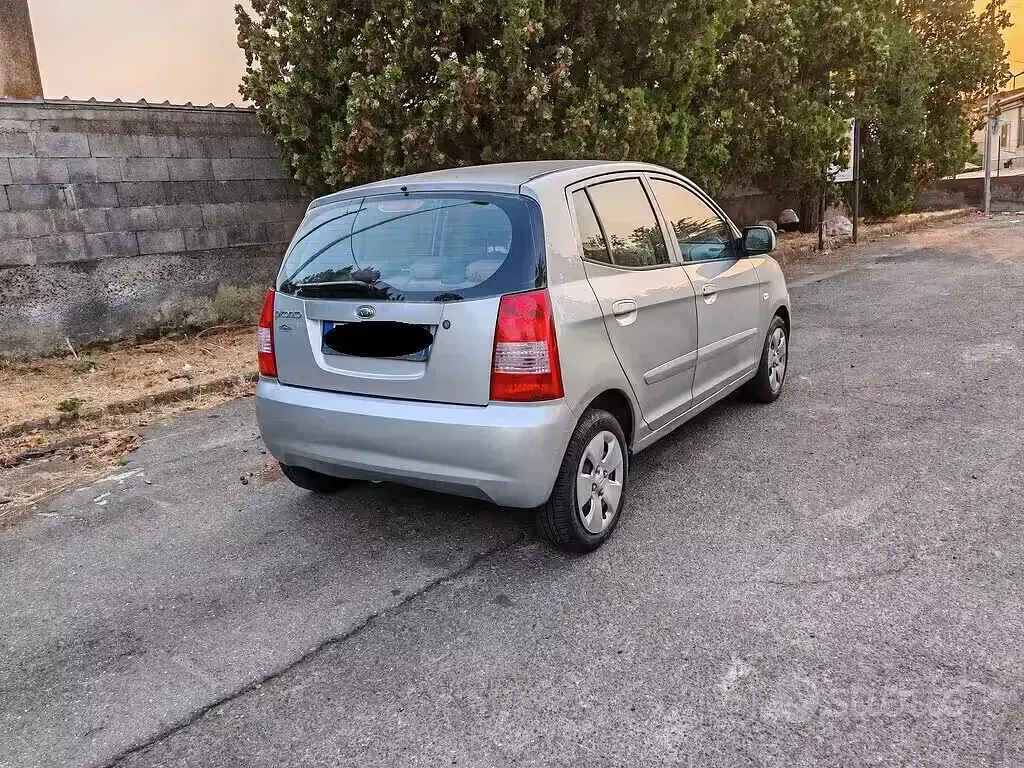 Usata Kia Picanto 65 CV (47 kW) 2007 Utilitaria