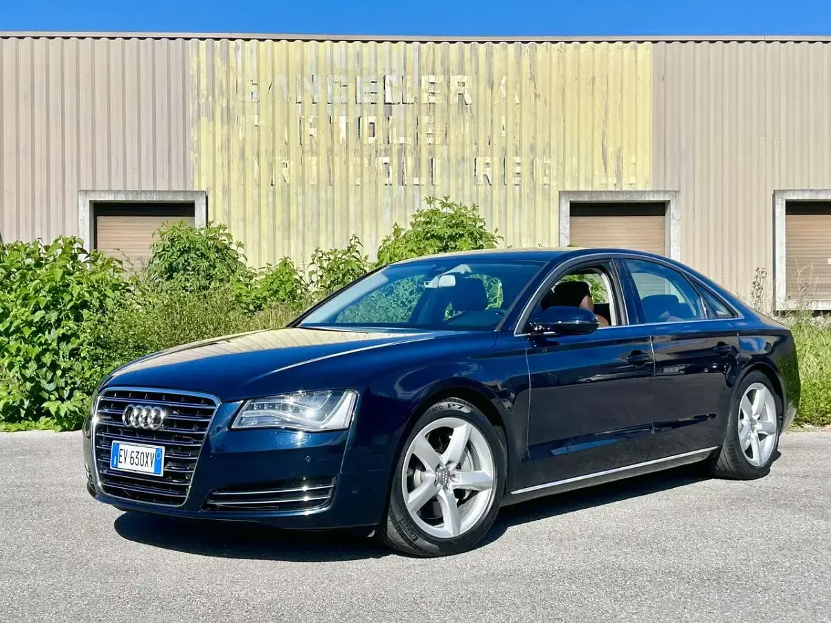 Usata Audi A8 351 CV (258 kW) 2013 Blu/azzurro Berlina