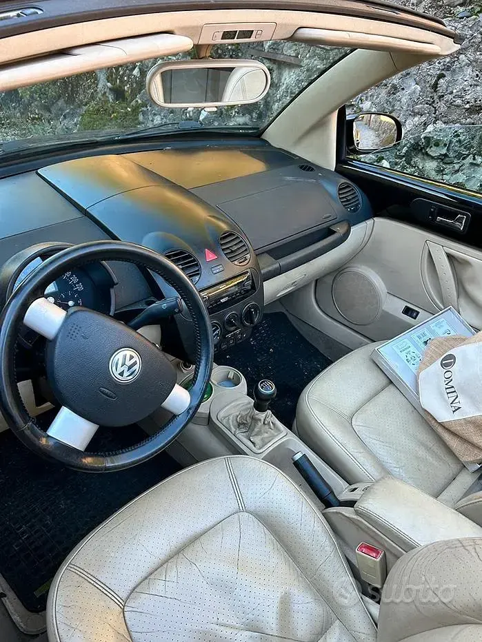 Usata VW New Beetle 101 CV (74 kW) 2004 Nero Utilitaria