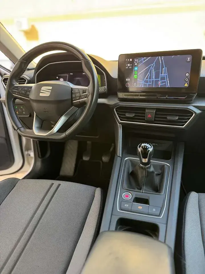 Usata Seat Leon Business 116 CV (85 kW) 2022 Bianco Berlina