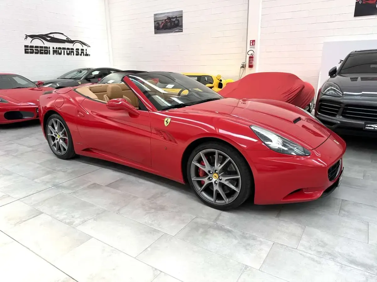 Usata Ferrari California 460 CV (338 kW) 2009 Rosso Cabrio