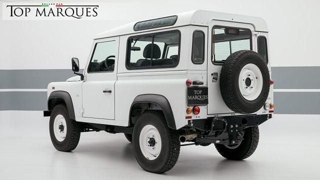 Usata Land Rover Defender Basis 122 CV (89 kW) 2015 Bianco pastello SUV