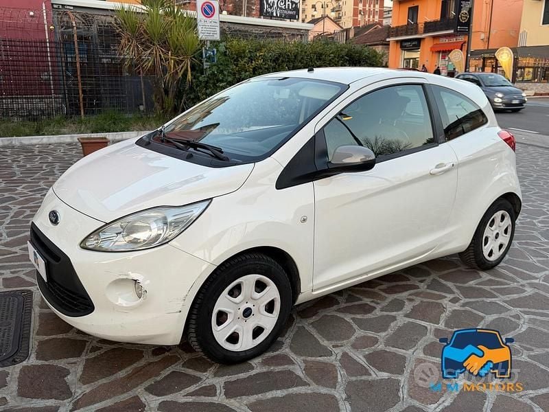 Begagnad Ford Ka 75 HK (55 kW) 2011 Vit Halvkombi