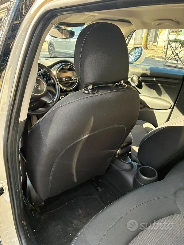 Usata Mini Cooper D 116 CV (85 kW) 2016 Bianco Utilitaria