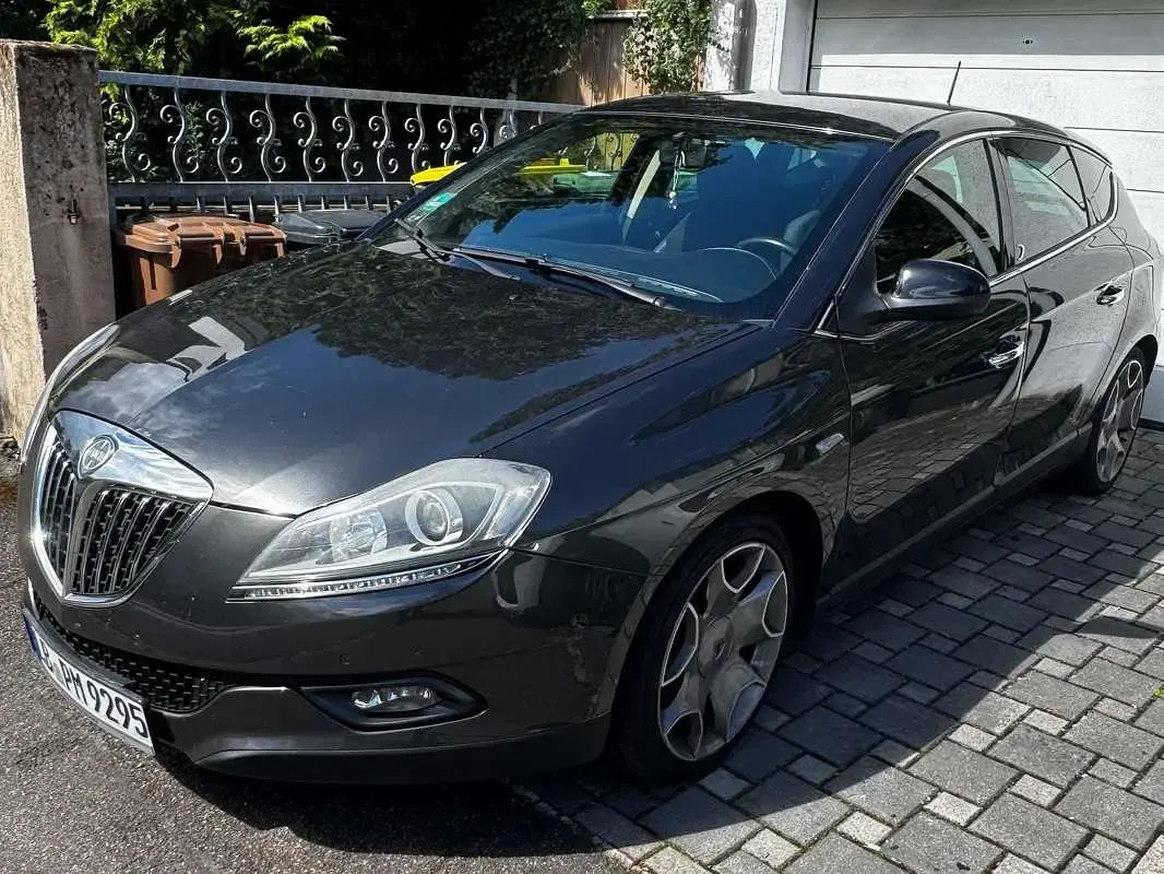Usata Lancia Delta Gold 140 CV (102 kW) 2011 Utilitaria