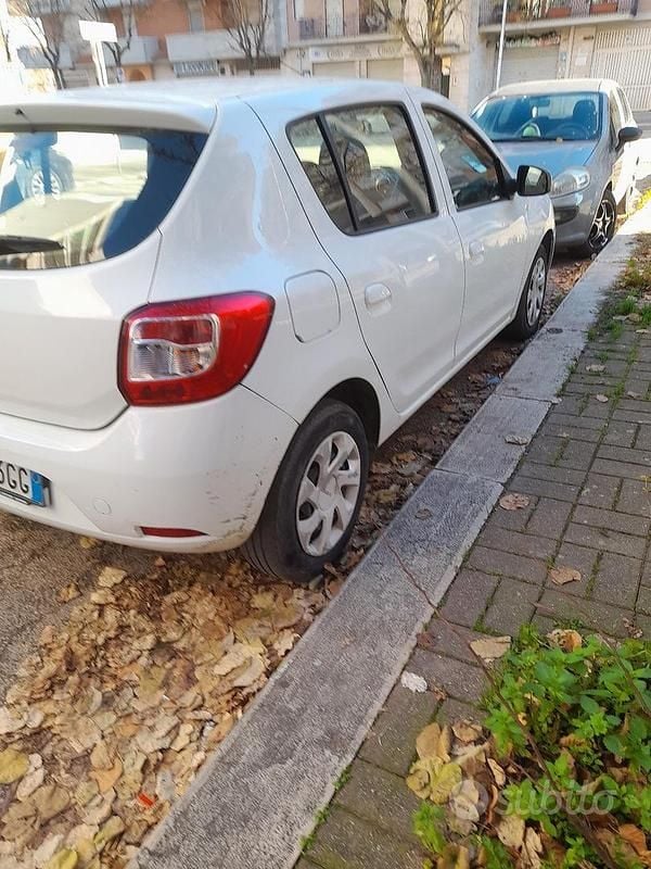 Usata Dacia Sandero 75 CV (55 kW) 2015 Bianco Utilitaria