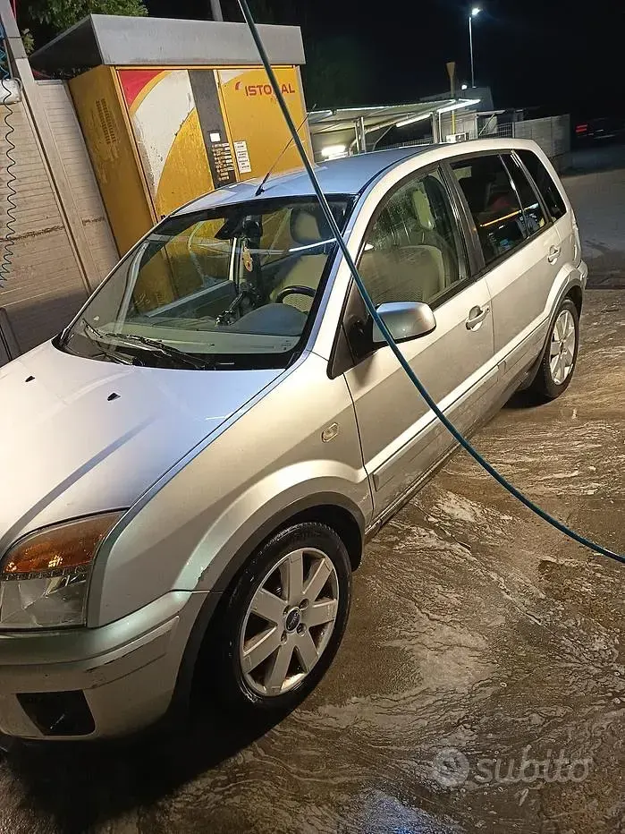 Usata Ford Fusion 68 CV (50 kW) 2009 Grigio Utilitaria