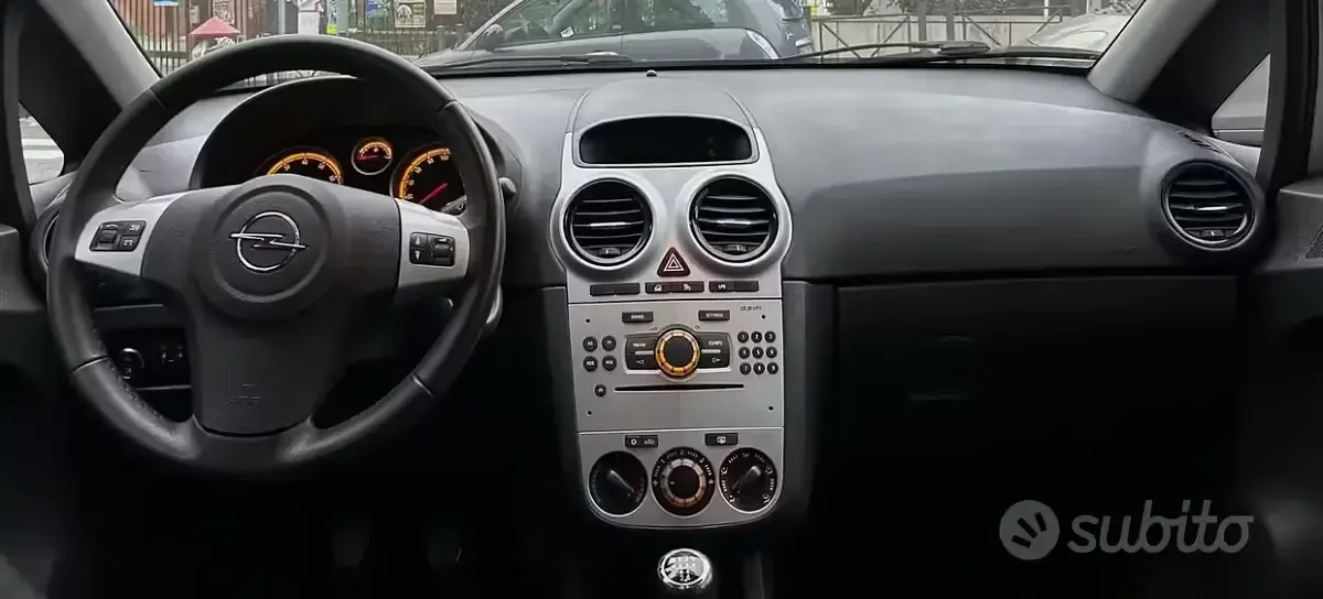 Używany Opel Corsa 80 KM (58 kW) 2012 Szary Hatchback