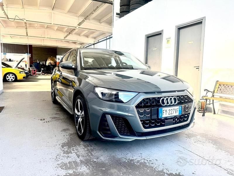 Usata Audi A1 Design 150 CV (110 kW) 2019 Grigio SUV