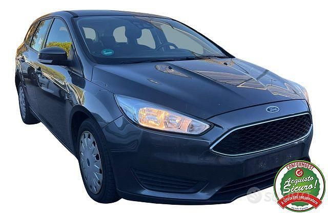 Usata Ford Focus Business Edition 105 CV (77 kW) 2015 Grigio Station wagon
