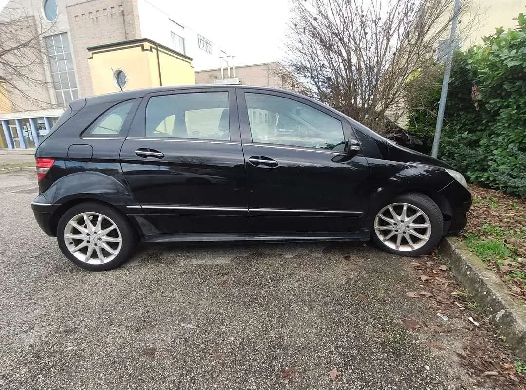 Usata Mercedes B200 140 CV (102 kW) 2007 Monovolume
