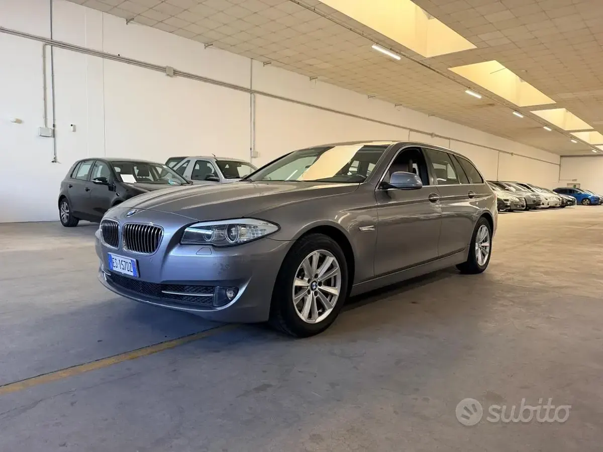 Usata BMW 525 Luxury Line 218 CV (160 kW) 2013 Grigio Station wagon