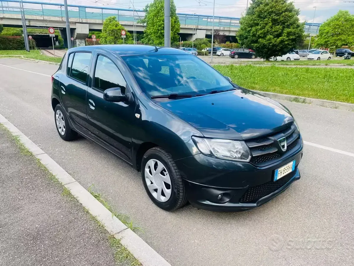 Usata Dacia Sandero 90 CV (66 kW) 2017 Grigio Berlina